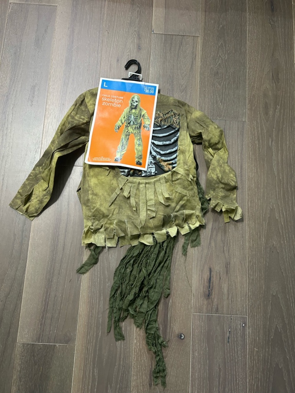 Target 2011 skeleton zombie child costume. NWT. Large (hs)